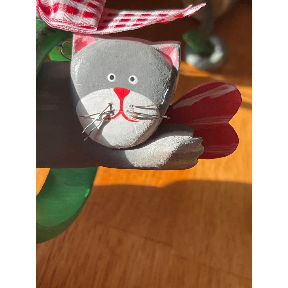 Cat Ornaments Set of 3 Gently Used All have‎ hearts One Resin 2 Wooden